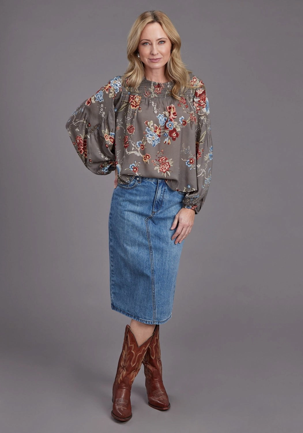 Versatile Look City Exploration Stetson Womens Vintage Tapestry Grey 100% Rayon L/S Tunic