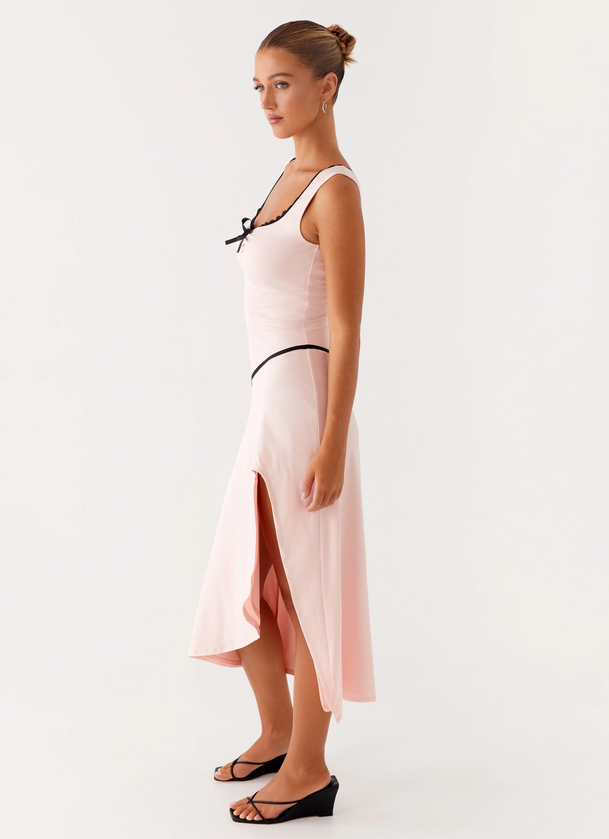 Darlene Midi Dress - Pink Soft and Relaxed