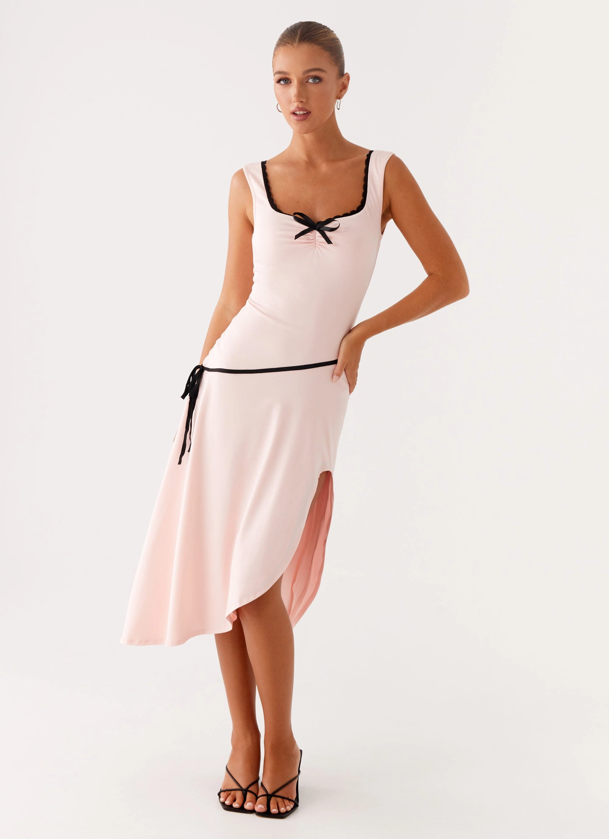 Darlene Midi Dress - Pink Simple Yet Elegant Flowy Cut