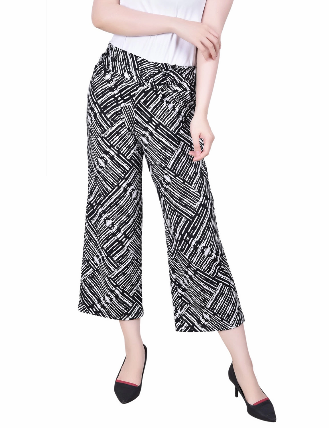 Timeless Wear Light wash Cropped Pull On Pants With Sash