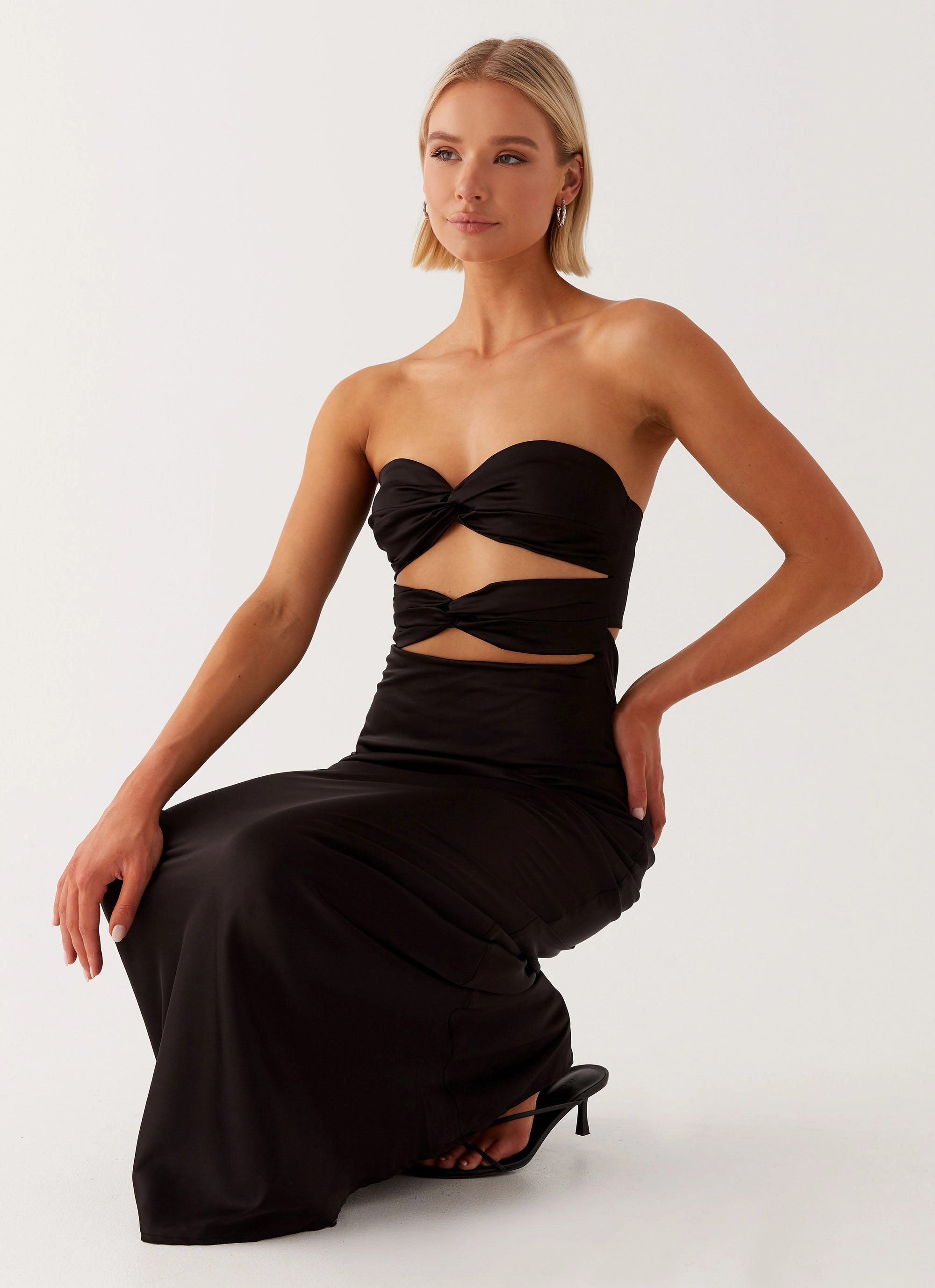 Tianna Strapless Maxi Dress - Black Heavy Duty Outerwear