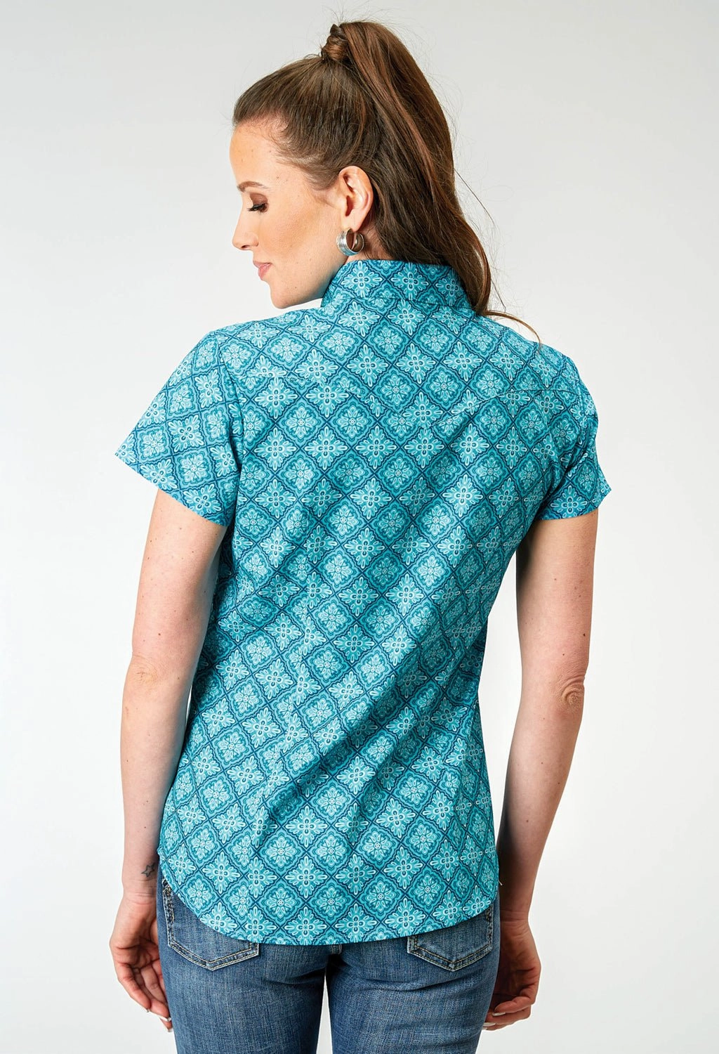 Winter Retreat Designer Look Roper Womens Lake Medallion Blue 100% Cotton S/S Shirt