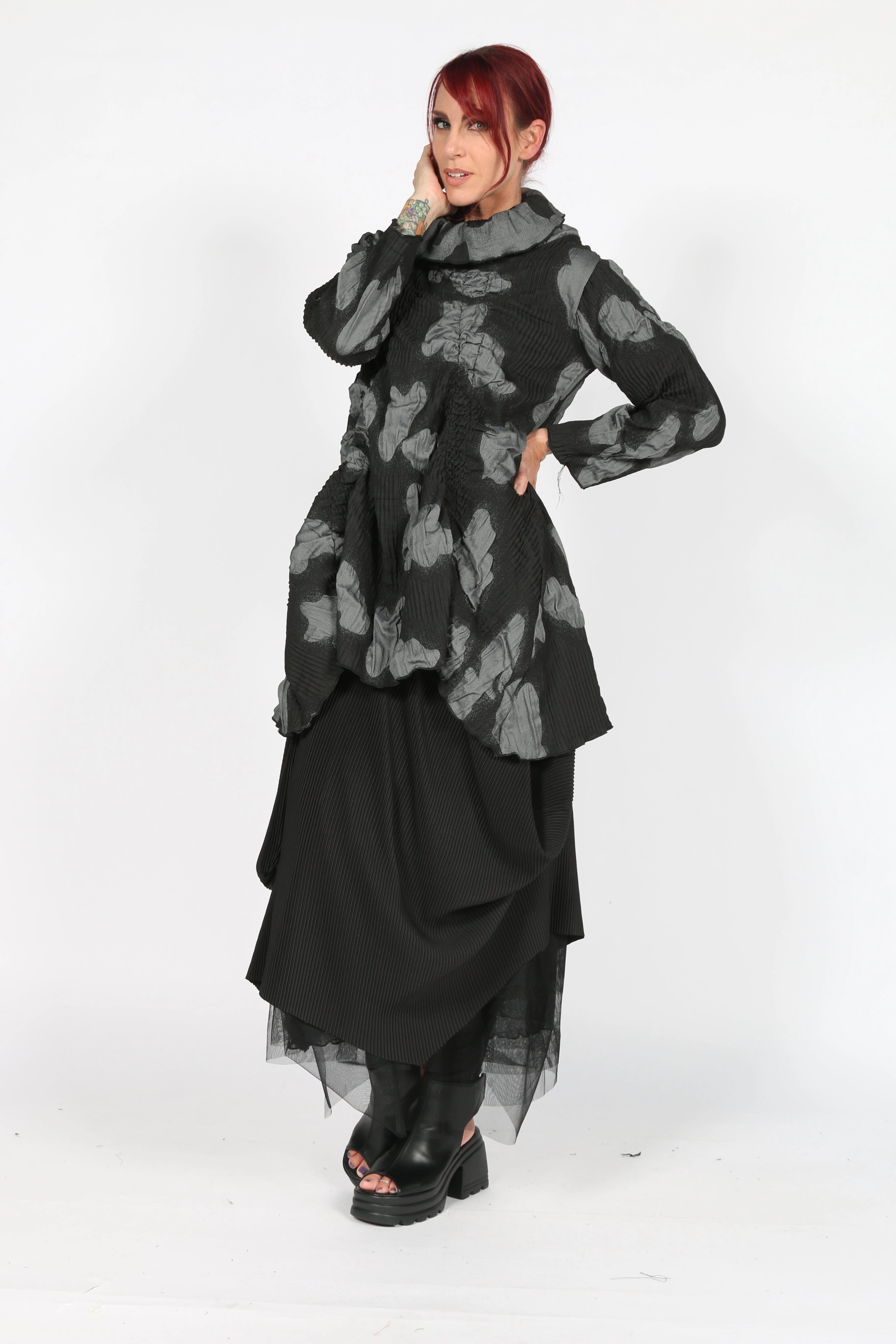 Minimalist Silhouette Cut Workout Apparel Tiu Top