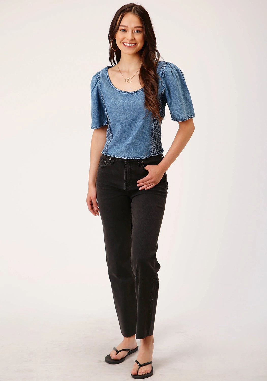 Roper Womens Medium Denim Top Blue 100% Cotton S/S Blouse Minimalist Aesthetic Spring Trend