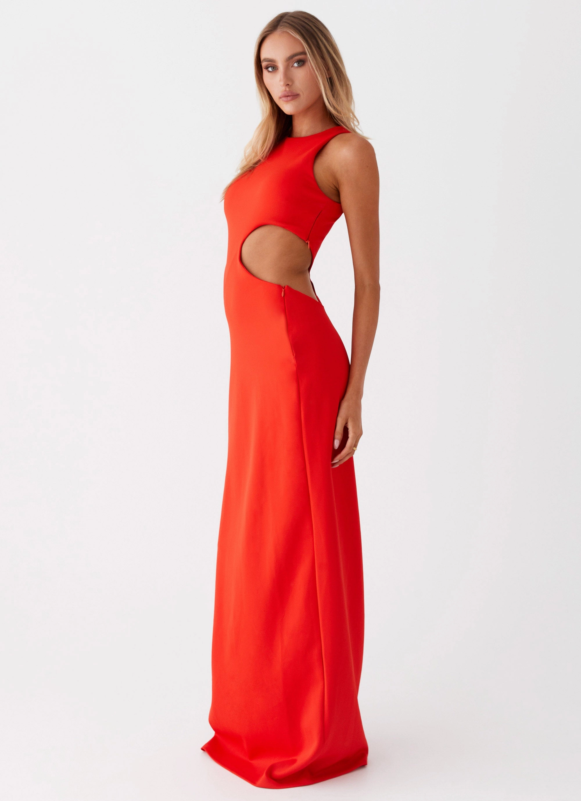 Vaeloria Maxi Dress - Red Minimal Touch Stylish and Simple