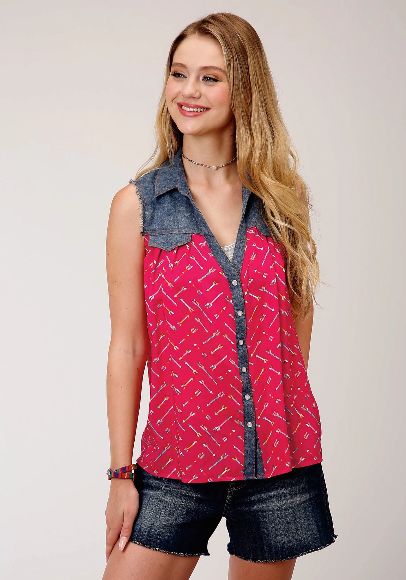 Flexible Mobility Stylish Design Roper Womens Red/Blue Rayon/Nylon Arrow Print S/L V-Neck Blouse