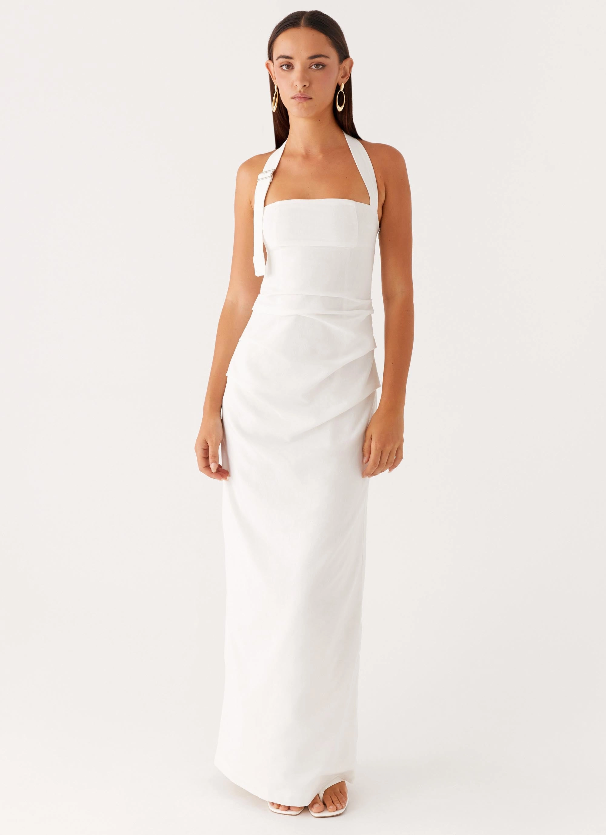 Silky Surface MoldResistantTexture Rumour Has it Maxi Dress - White