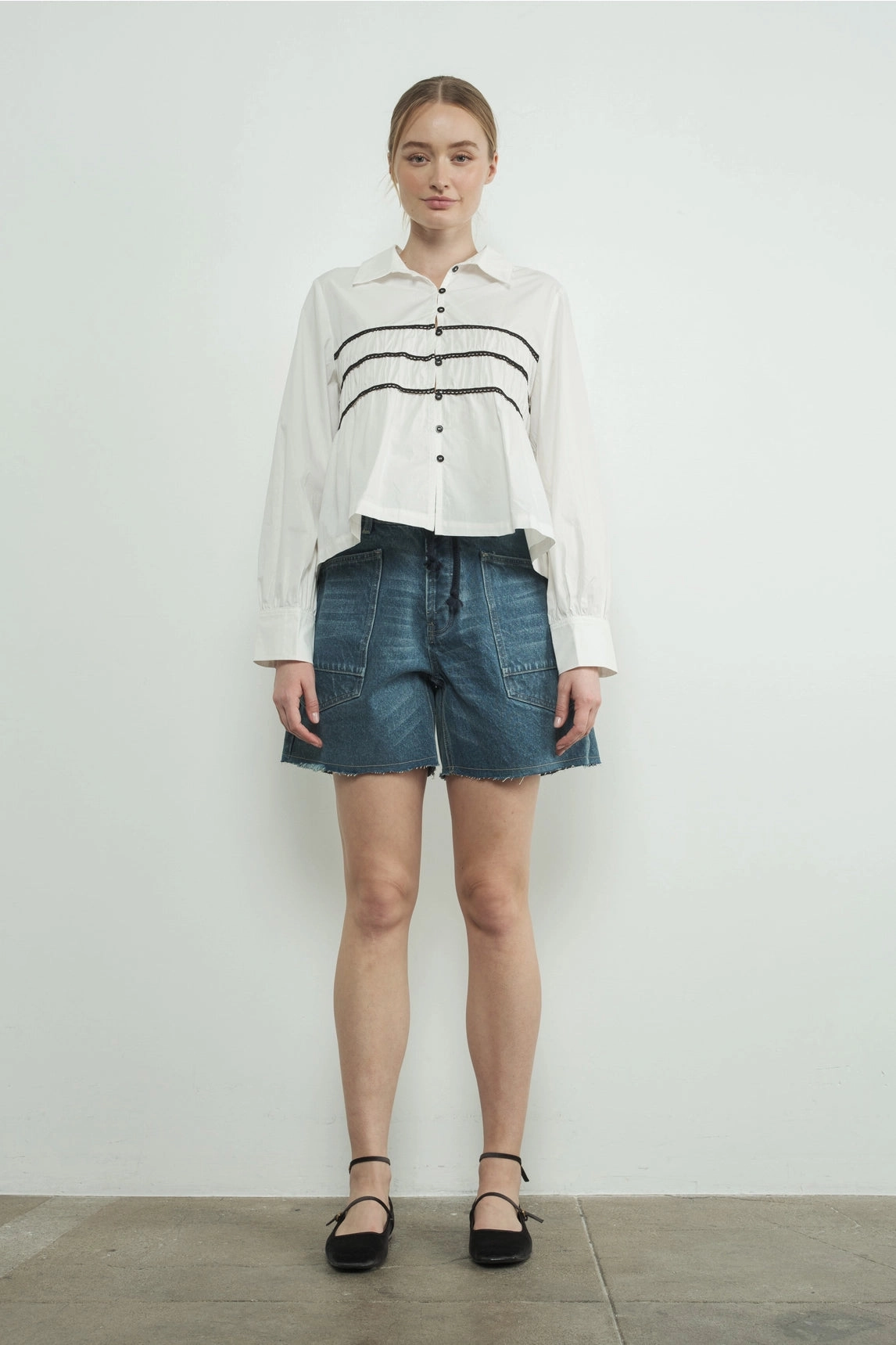 Vintage Washed Denim Shorts - Medium Wash Bold Waistband Classic Elegance